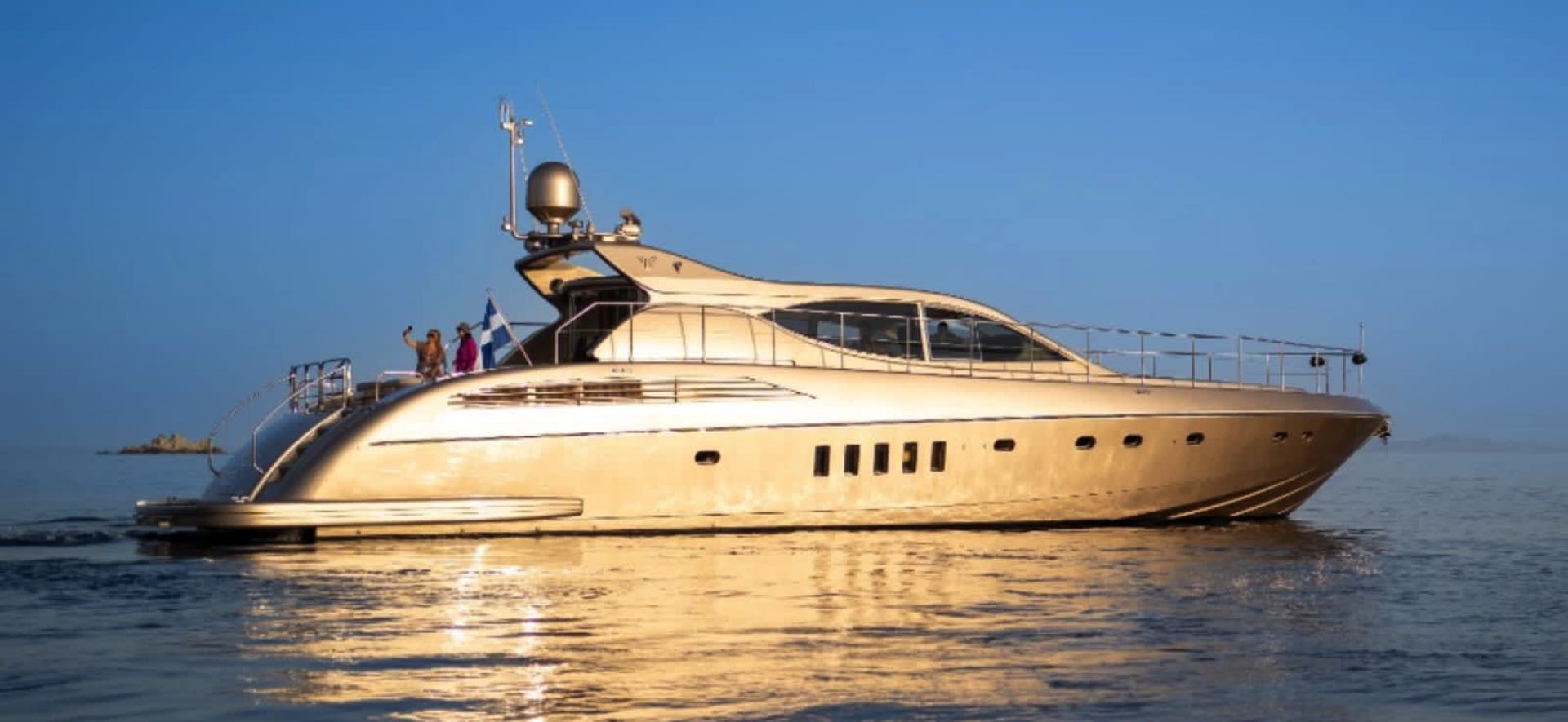 seascape-experiences-mykonos-greece-cyclades-fleet-rental-charter-arno-leopard-motor-yacht-boat