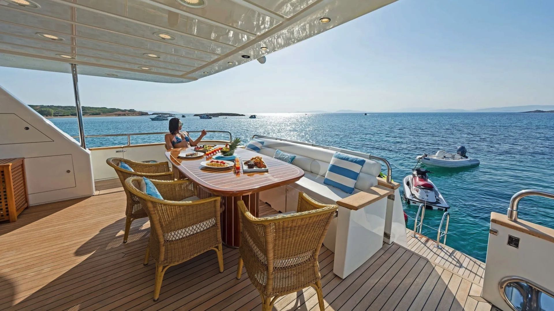 seascape-experiences-mykonos-greece-cyclades-fleet-rental-charter-falcon-motor-yacht-boa