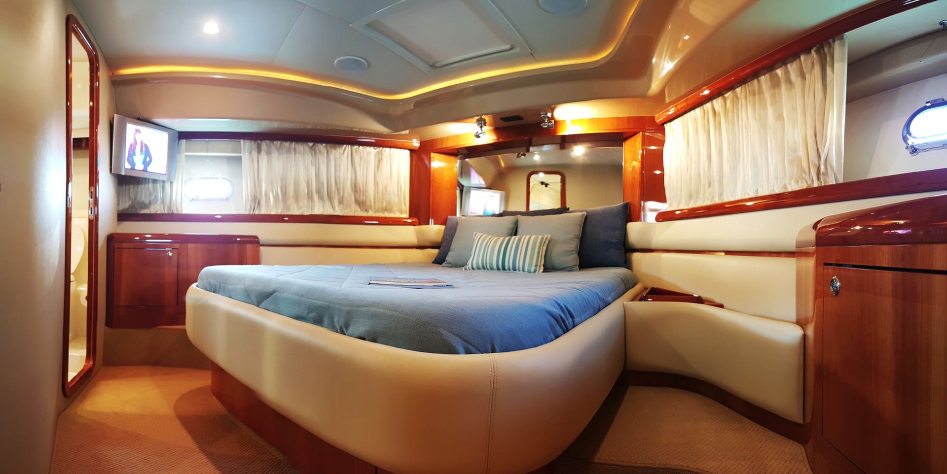 seascape-experiences-mykonos-greece-cyclades-fleet-rental-charter-ferretti-motor-yacht-boat-
