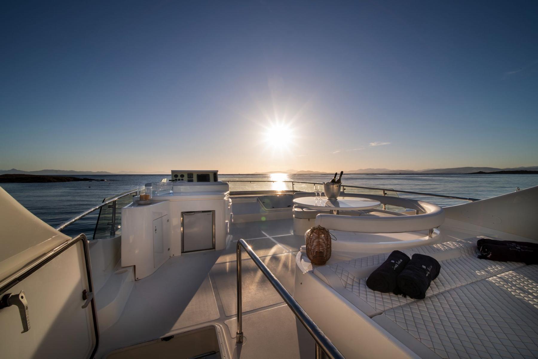 seascape-experiences-mykonos-greece-cyclades-fleet-rental-charter-ferretti-motor-yacht-boat