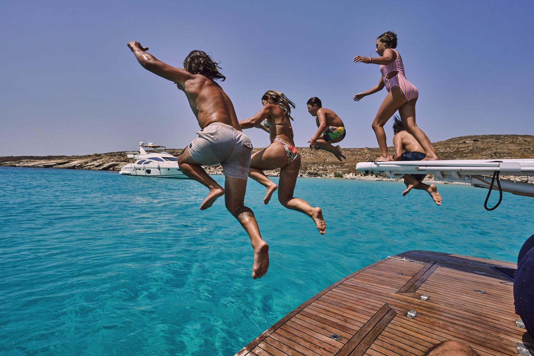 seascape-experiences-mykonos-greece-cyclades-fleet-rental-charter-ilver-motor-yacht-boat