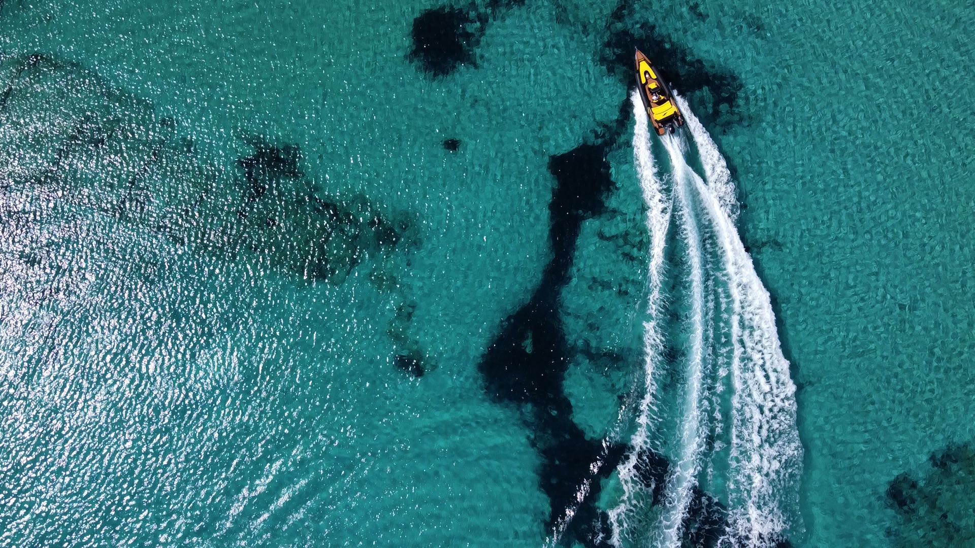 seascape-experiences-mykonos-greece-cyclades-fleet-rental-charter-vertigo-sr-rib-boat-crystal-clear-water-adventure