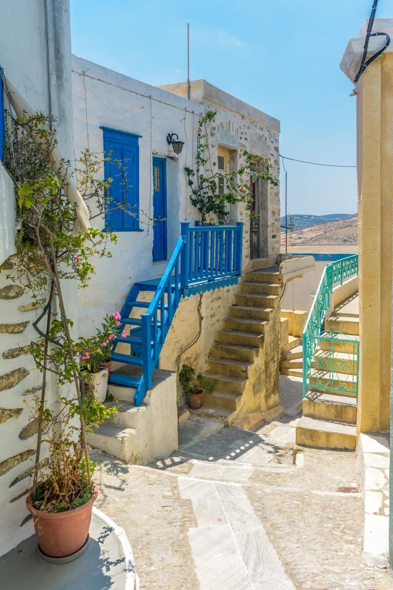 The Picturesque Streets of Syros: A Blend of Culture and Tradition