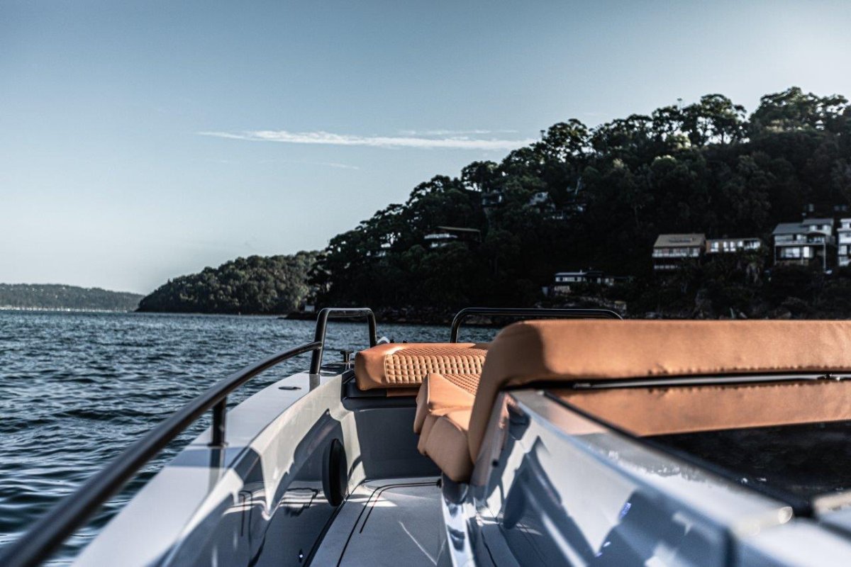 Axopar Brabus luxury daily cruise in Mykonos – Speed, style, and adventure at sea.