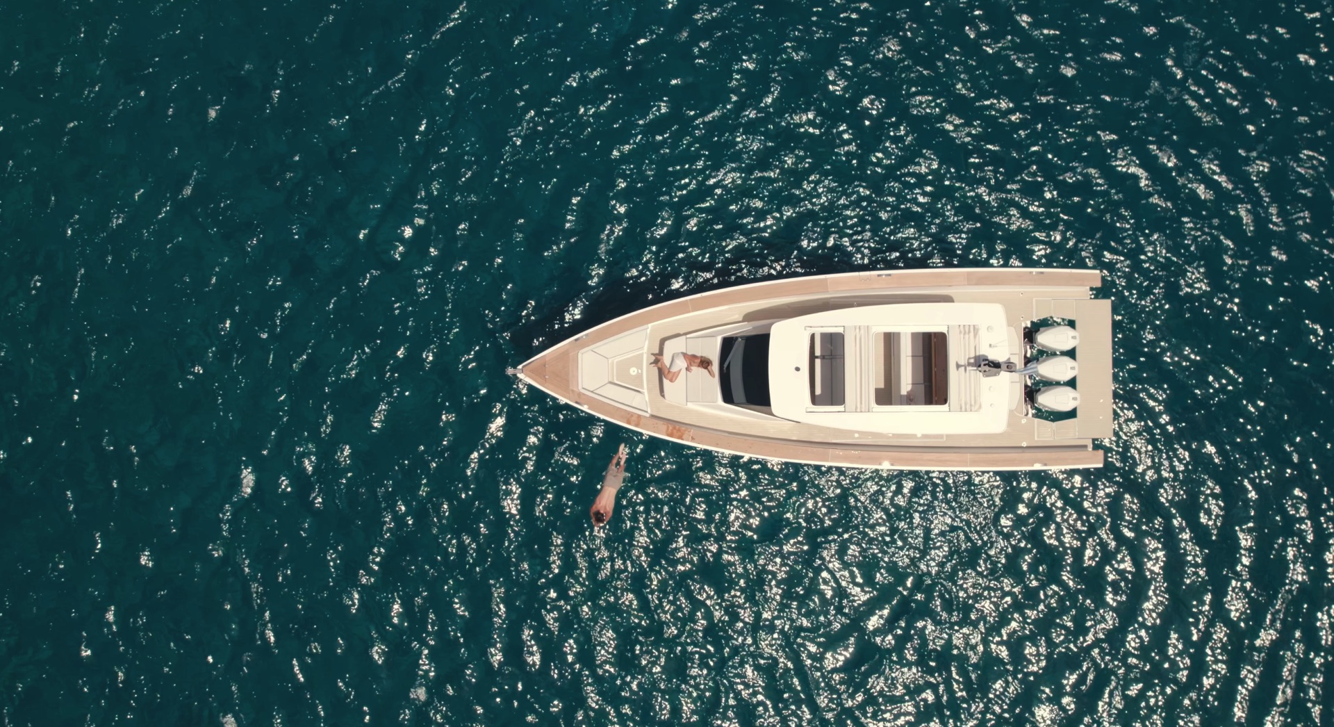 Swan Shadow luxury daily cruise in Mykonos – A premium yachting experience at sea.