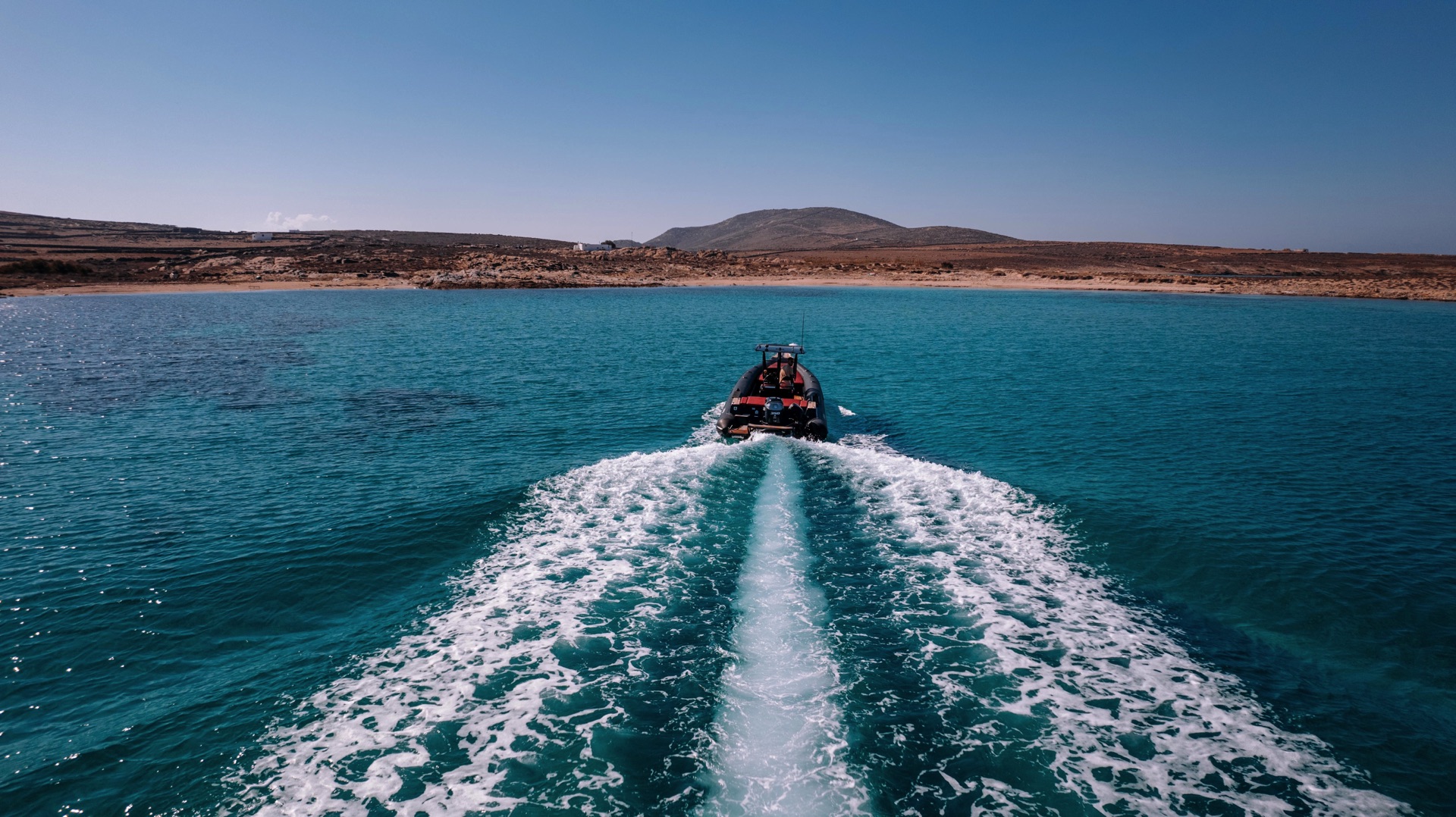 RIB boat excursion from Mykonos – Visit the crystal-clear waters of Rhenia & the ancient ruins of Delos