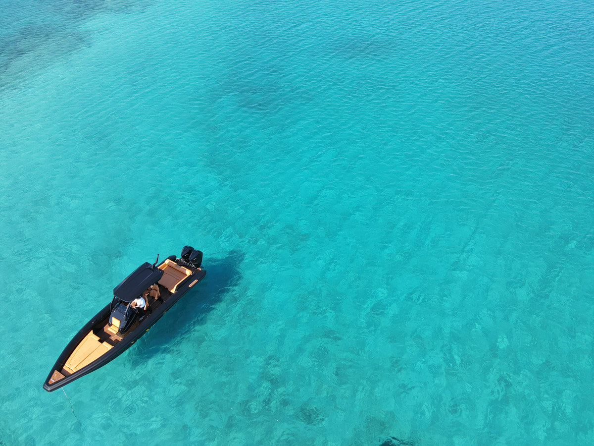 Premium speedboat experience for private cruises in Mykonos.