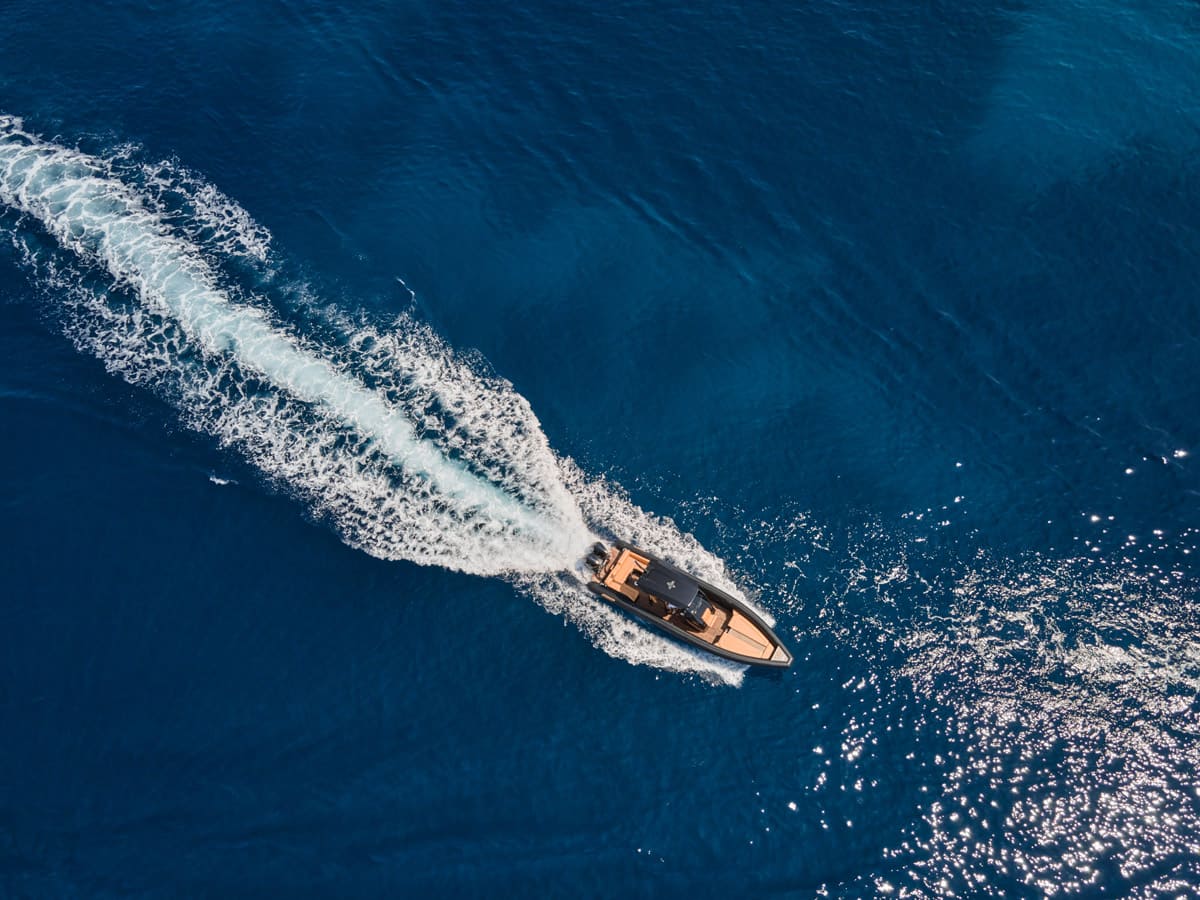 Fast and comfortable island-hopping tours from Mykonos.