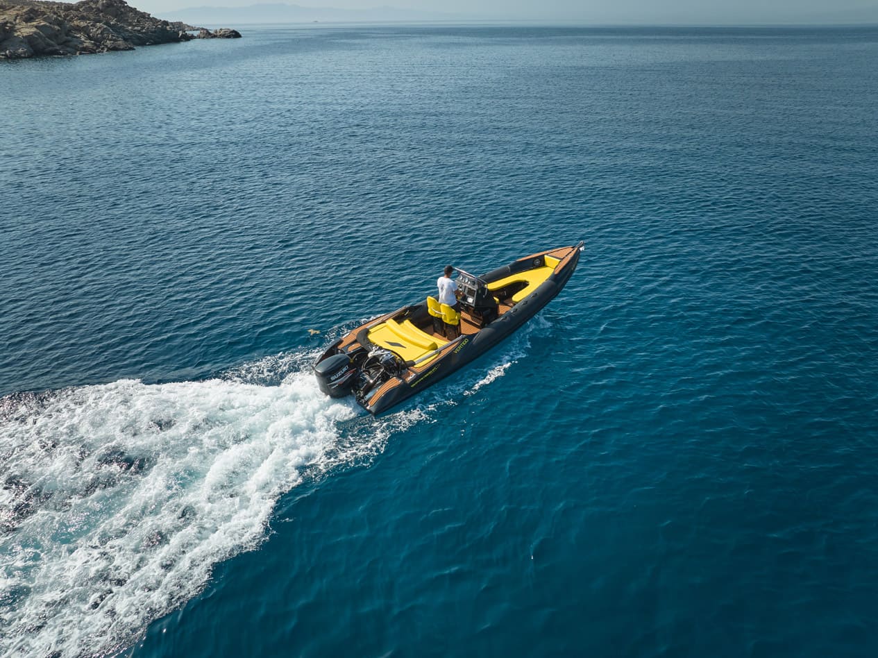 Vertigo SR RIB boat rental – Ideal for private tours and fast sea transfers in Mykonos