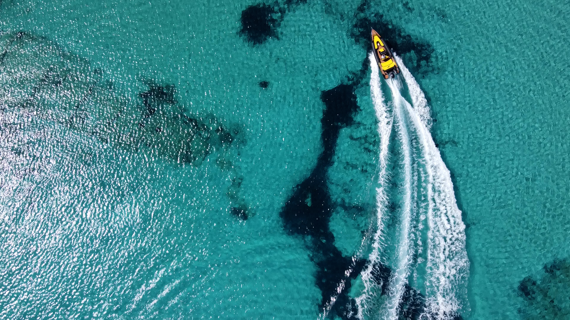 Vertigo SR RIB Boat – Private daily cruises and luxury sea transfers in Mykonos.
