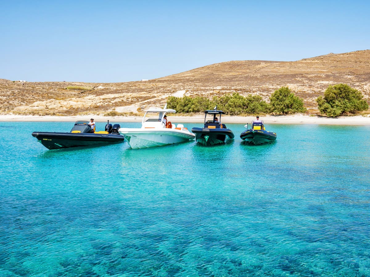 Premium Mykonos boat transfers – Private and direct sea transportation for a hassle-free journey.