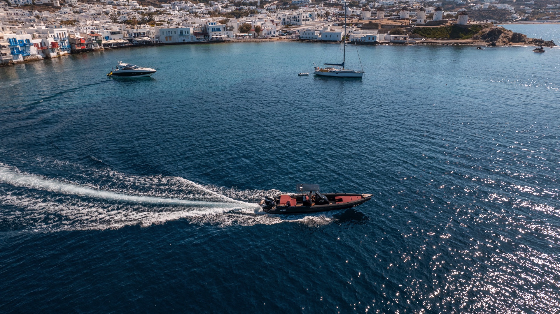 Luxury RIB boat experience in Mykonos – Fast and comfortable island-hopping adventure.