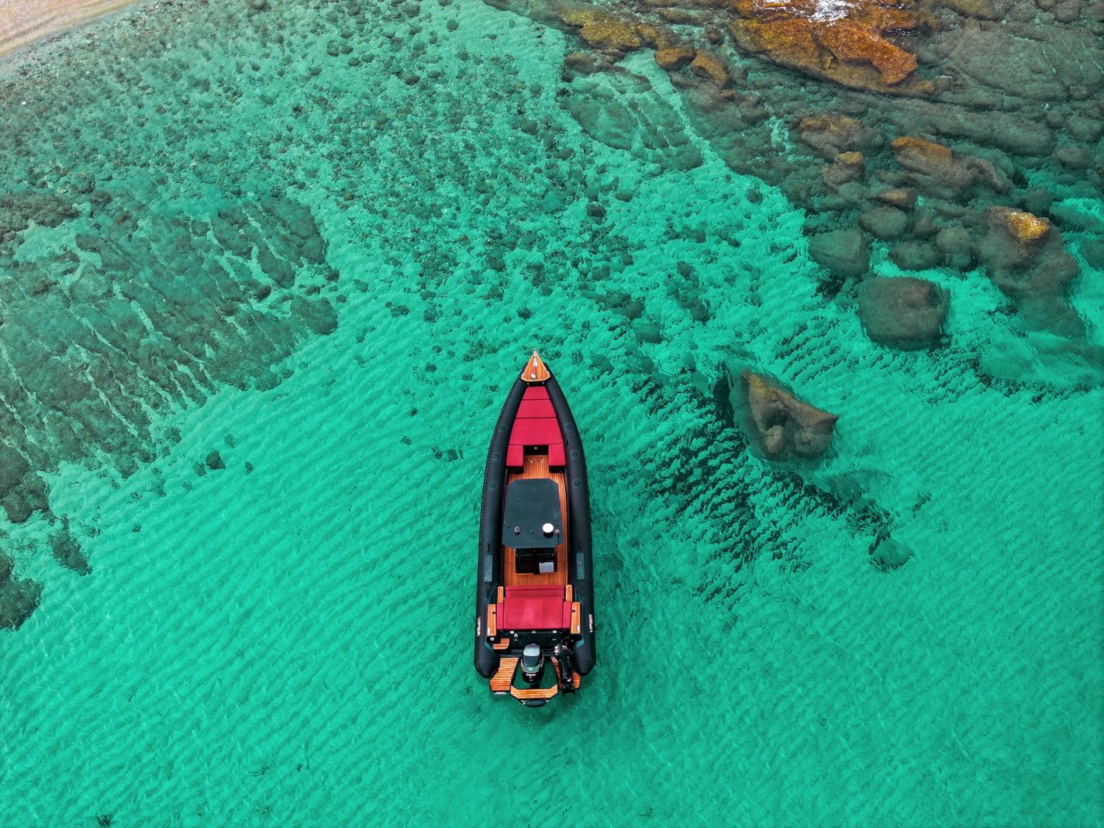RIB boat excursion from Mykonos – Visit the crystal-clear waters of Rhenia & the ancient ruins of Delos